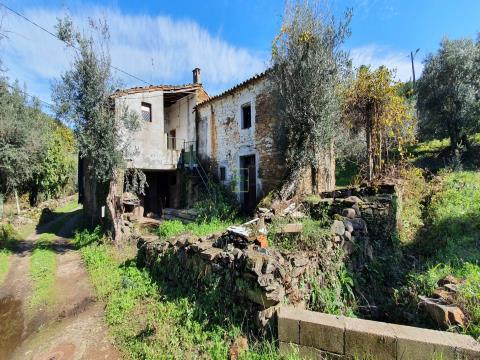 House for sale, with backyard in the parish of Sarzedas