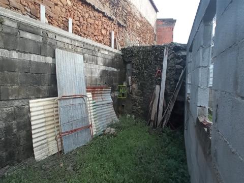 House with garden to rebuild in Aranhas