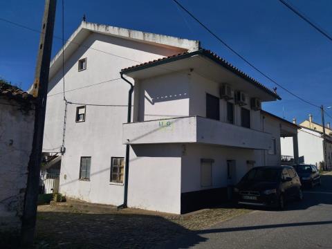 House in Cebolais de Cima to remodel, with backyard and garage