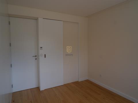 Apartamento T3 renovado para venda junto ao Bairro de Hollywood, Porto, Lordelo do Ouro e Massarelos