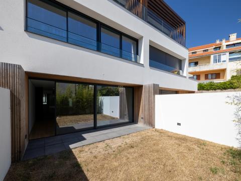 Moradia T5 luxo nova em condomínio fechado em Nevogilde, junto à marginal e praias da Foz, Porto