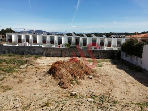 Terreno edificable de 600 m2 en Gamil, Barcelos