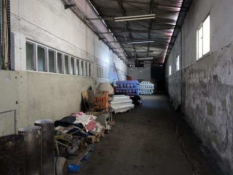 Warehouse with 1791 m2 in Santa Eulália, Vizela.