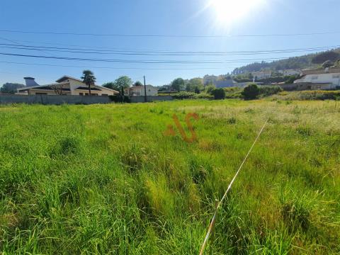 Land with feasibility for construction with 1213m2 in Nespereira, Guimarães