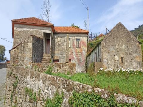 Haus zur Restaurierung in Refojos de Riba d´ Ave, Santo Tirso