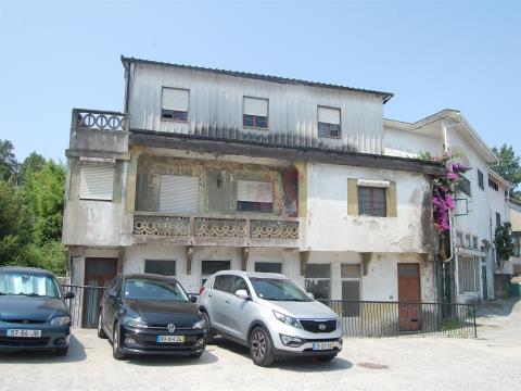 Maison T3 et T2 pour la restauration à S. Tomé de Negrelos, Santo Tirso