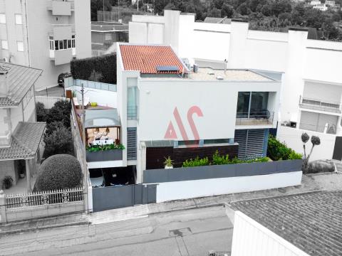 Casa indipendente T3 con piscina, a Sande S. Martinho, Guimarães