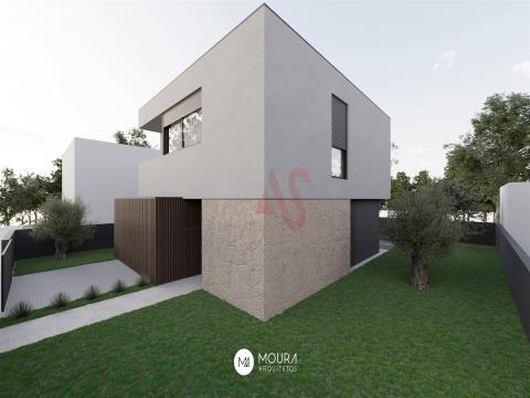 Land for construction with 431.58m2 in Vila das Aves, Santo Tirso