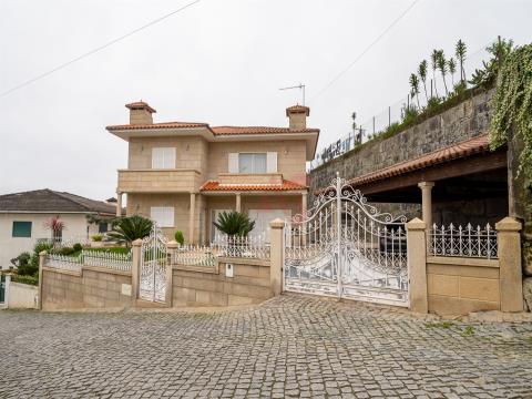 Casa indipendente con 3 camere da letto a Vilarinho, Santo Tirso