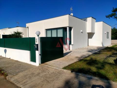 Einstöckiges Haus T3+1 in der Urbanização Nova Ria in Torreira, Murtosa