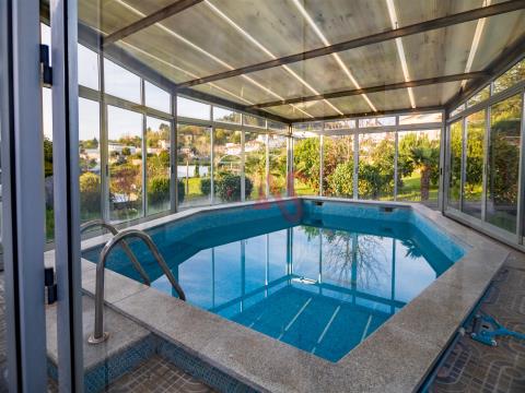 Chalet independiente con piscina cubierta en Infias, Vizela