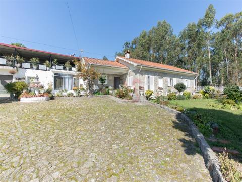 Single storey house T3 on a plot of land of 2,700 m2 in Vila Verde, Braga