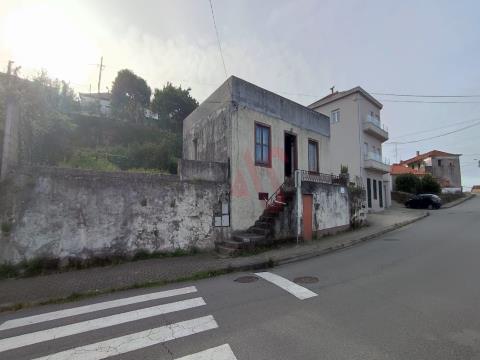 Haus mit 3 Schlafzimmern zur Restaurierung in Santo Tirso