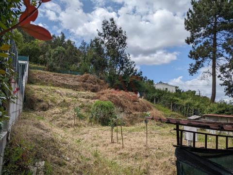 Building land with 677m2 in Mascotelos, Guimarães