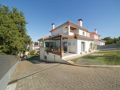 ANG926 - 4 Bedroom Semi-detached House for Sale in Parceiros, Leiria