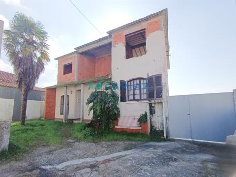 ANG961 - T3+T2 House to Refurbish in Várzeas, Souto da Carpalhosa, in Leiria