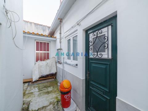 ANG966 - Maison de plain-pied de 3 chambres à Vendre à Calvaria de Cima, Porto de Mós.
