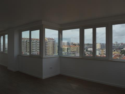 Apartamento T3 - PENTHOUSE em Sacavém