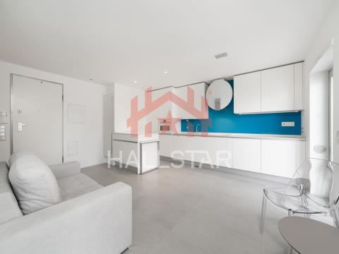 Apartamento T0 / Cozinha Equipada / Garagem / Vista Castelo / Leiria
