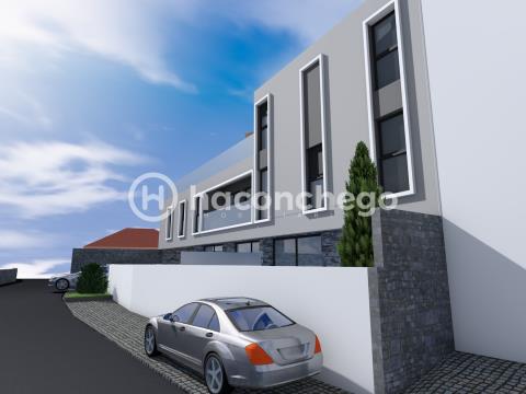 Apartamento T2 novo com logradouro privativo em Arcozelo