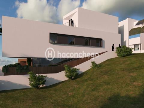 Imóvel com projeto aprovado e licença de construção paga para alojamento em Barcelos
