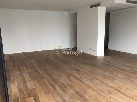 :: New 3 bedroom apartament near the Castle of Guimarães - Braga ::