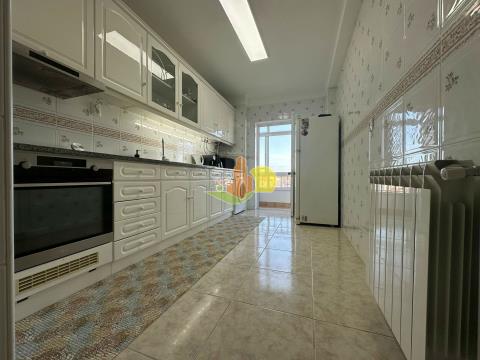 3 bedroom flat with garage and storage