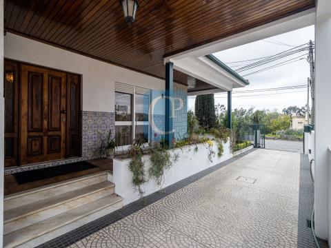 4 bedroom villa with garden and terrace in Nogueira