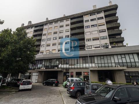 Apartamento T2+1, Avenida Fernão Magalhães, Paranhos, Porto