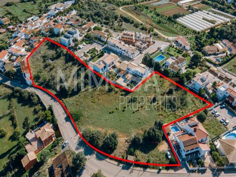 Land met investeringspotentieel in het rustige dorpje Sargaçal