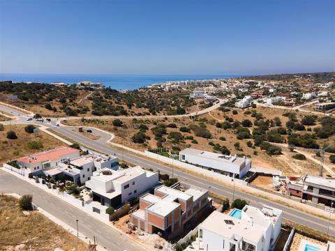 Villa met 4 slaapkamers in aanbouw nabij het strand van Porto de Mós - pas uw droomhuis aan!