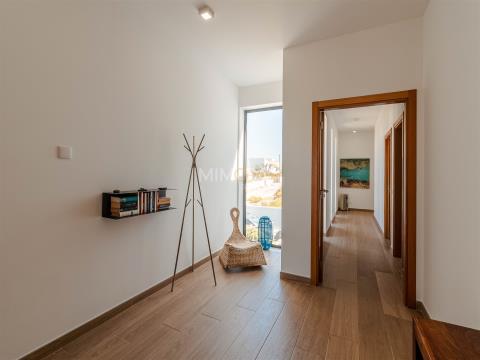 Minimalistische Villa mit 3 Schlafzimmern in Strandnähe in Carrapateira – Innovatives Design