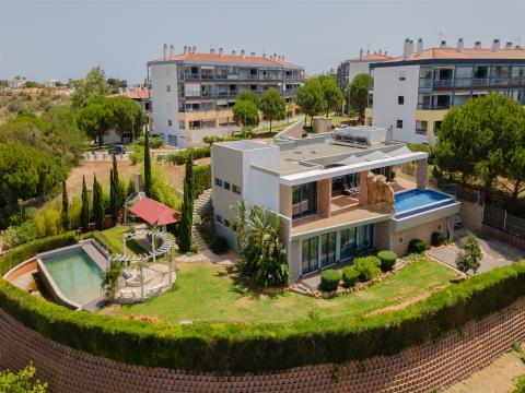 Villa di lusso con piscine e giardini - Lagos