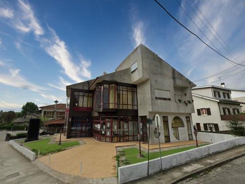 Edificio in vendita a Paços de Ferreira