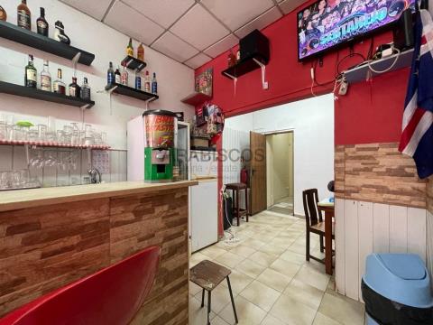 Espaço Comercial com casa de banho - Loja - Snack Bar - Portimão, Faro, Algarve