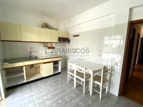 Piso 3 habitaciones - zona residencial - trastero - Bemposta - 4 Estradas - Portimão
