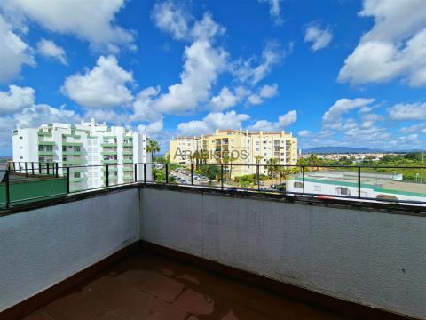 Apartamento T2 - Varandas - Roupeiros Embutidos - Despensa - Cabeço do Mocho - Portimão - Algarve