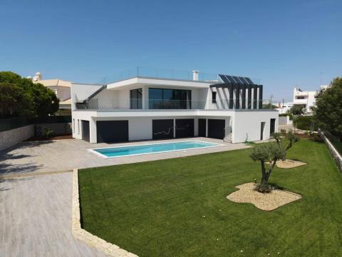 Villa T4 Nueva - Acabados de lujo - Vista al mar - Piscina climatizada - Ferragudo - Algarve