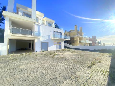 4 bedroom house, with sea views, in Buarcos!