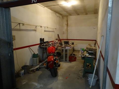 Garage 0 Schlafzimmer