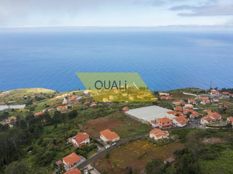 Terrain avec projet de 4 maisons à Prazeres, île de Madère - 425 000,00 €