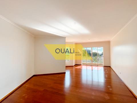 Excellent appartement de 3 chambres, Funchal - 395 000,00 €