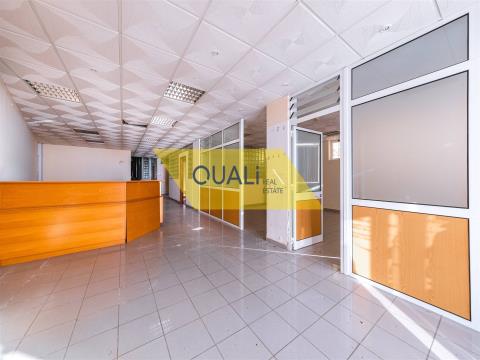 Warehouse with Offices in Sé, Funchal