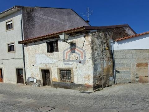 Moradia para Restaurar, zona histórica de Miranda do Douro