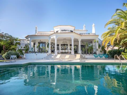 4 Bedroom Villa with Swimming Pool in one of the Largest Plots of the Vila Sol Urbanization
