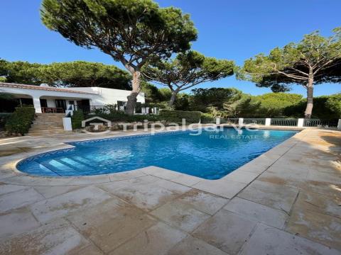 Villa individuelle de 4 chambres piscine chauffée dans une copropriété de luxe