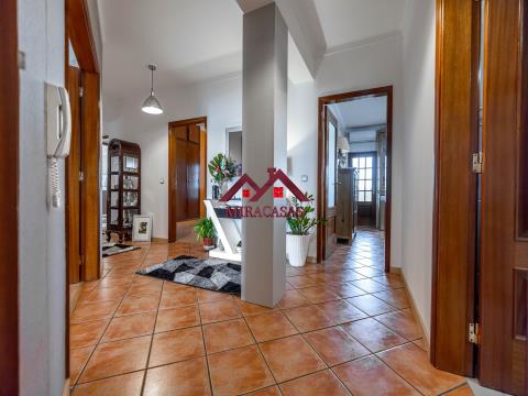 "Apartamento T3 à Venda em Cantanhede, Coimbra - Equipado, Pronto a Habitar - €170.000, Ref. MC453"
