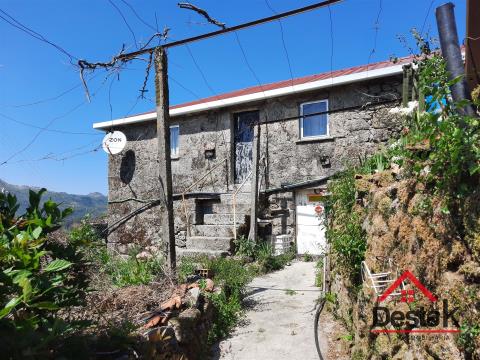 Villa v2 in stone to recover less than 10 kM from the Serra do Caramulo.
