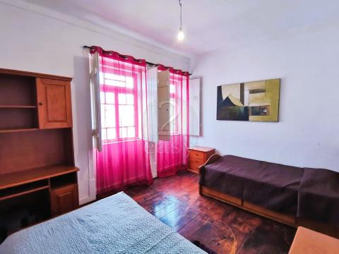 Apartamento de 2 dormitorios con gran balcón en Alvalade, Santiago do Cacém