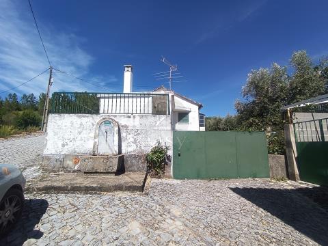 Moradia T3 com varanda, terraço e jardim na serra de Cambas, Oleiros